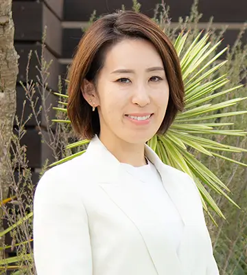 副社長・営業 佐藤 彩乃