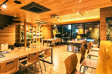 八千代本店　店内夜