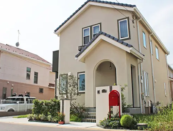 施工例　千葉県八千代市　新築外構工事　シンプル　オープン　門柱　生垣　シンボルツリー