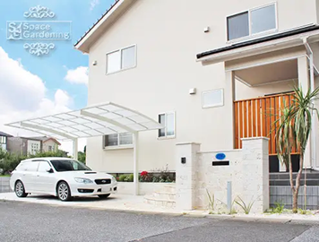 施工例　茨城県守谷市　新築外構工事　ナチュラル　オープン　駐車場　門柱　カーポート　アプローチ