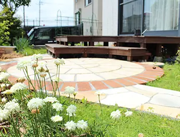 施工例　千葉県八千代市　新築庭工事　ナチュラル　ウッドデッキ