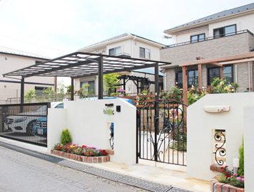 施工例　千葉県四街道市　新築外構工事　ハイクラス　クローズ　駐車場　カーポート　車庫扉　門柱　門扉