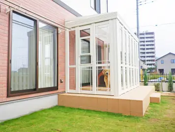 施工例　千葉県印西市　新築庭工事　シンプル　サンルーム　フェンス　門柱　角柱