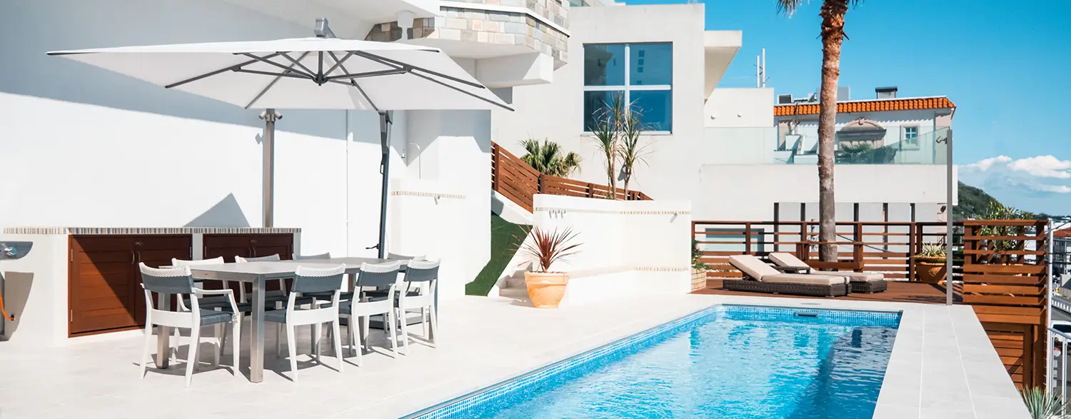 庭に設置されたデジョユプールの施工イメージ