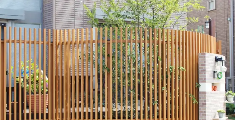 安心感のある庭まわりをつくる目隠しフェンス