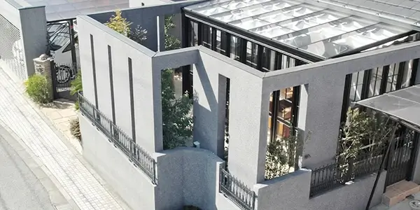 豪華サンルームの完全プライベートガーデンの施工事例