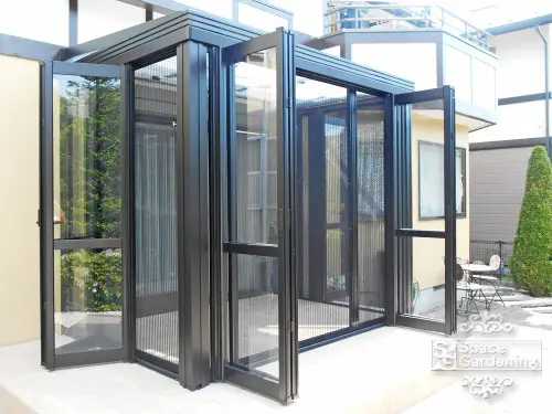 ブラックフレームのサンルーム施工事例